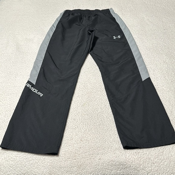 Under Armour Boys Black and Gray Track Pants, EUC, Size Youth Large - Picture 3 of 9